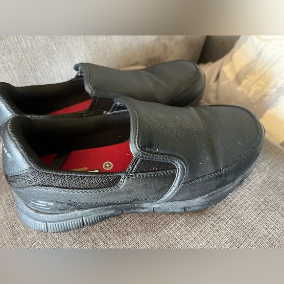 Sketchers non slip women’s work shoes - Picture 3 of 7